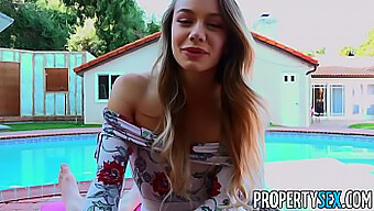 El Encuentro Caliente De Naomi Swann Con Un Agente Inmobiliario A Cambio De Favores Sexuales