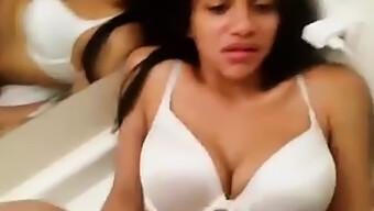 Vidéo Mms Divulguée D'Une Célébrité Desi: Une Balade Chaude Et Sauvage